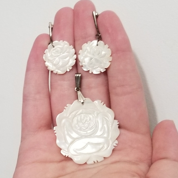 Beauties: vtg mother of pearl earrings & pendant, VGUC - Picture 5 of 11